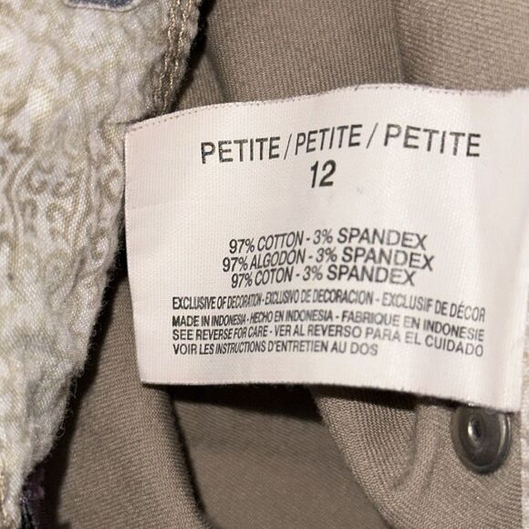 Gloria Vanderbilt Khaki Women's Capri Length Cargo Pants Size 12P - Picture 4 of 4